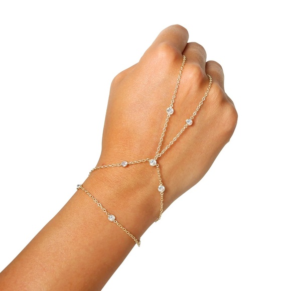 Jessica Simpson Fashion Gold Tone Metal Hand Chain Jewelry - Picture 4 of 5